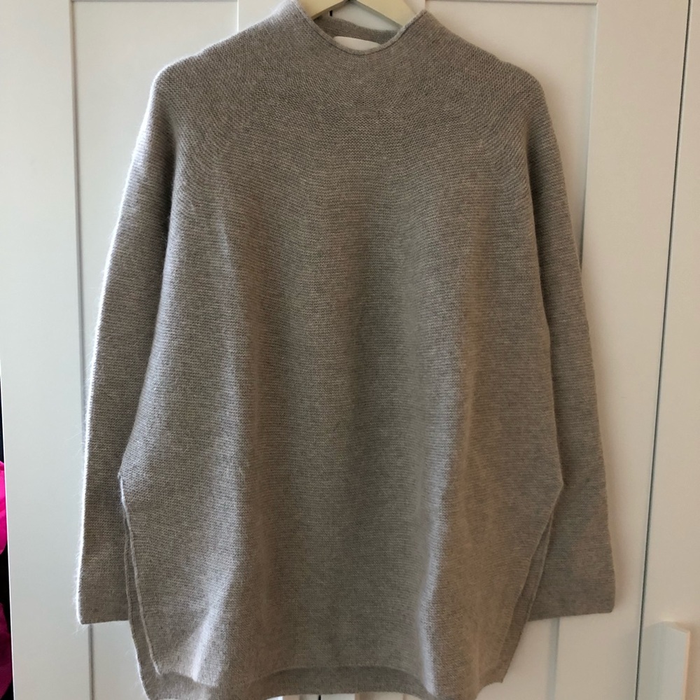 Wholegarment knit sweater (Medium)